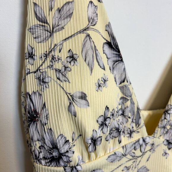 NWT Tinikikini Swim Wear Womens One-piece Swimsuit Size Large Pale Yellow - Picture 8 of 13